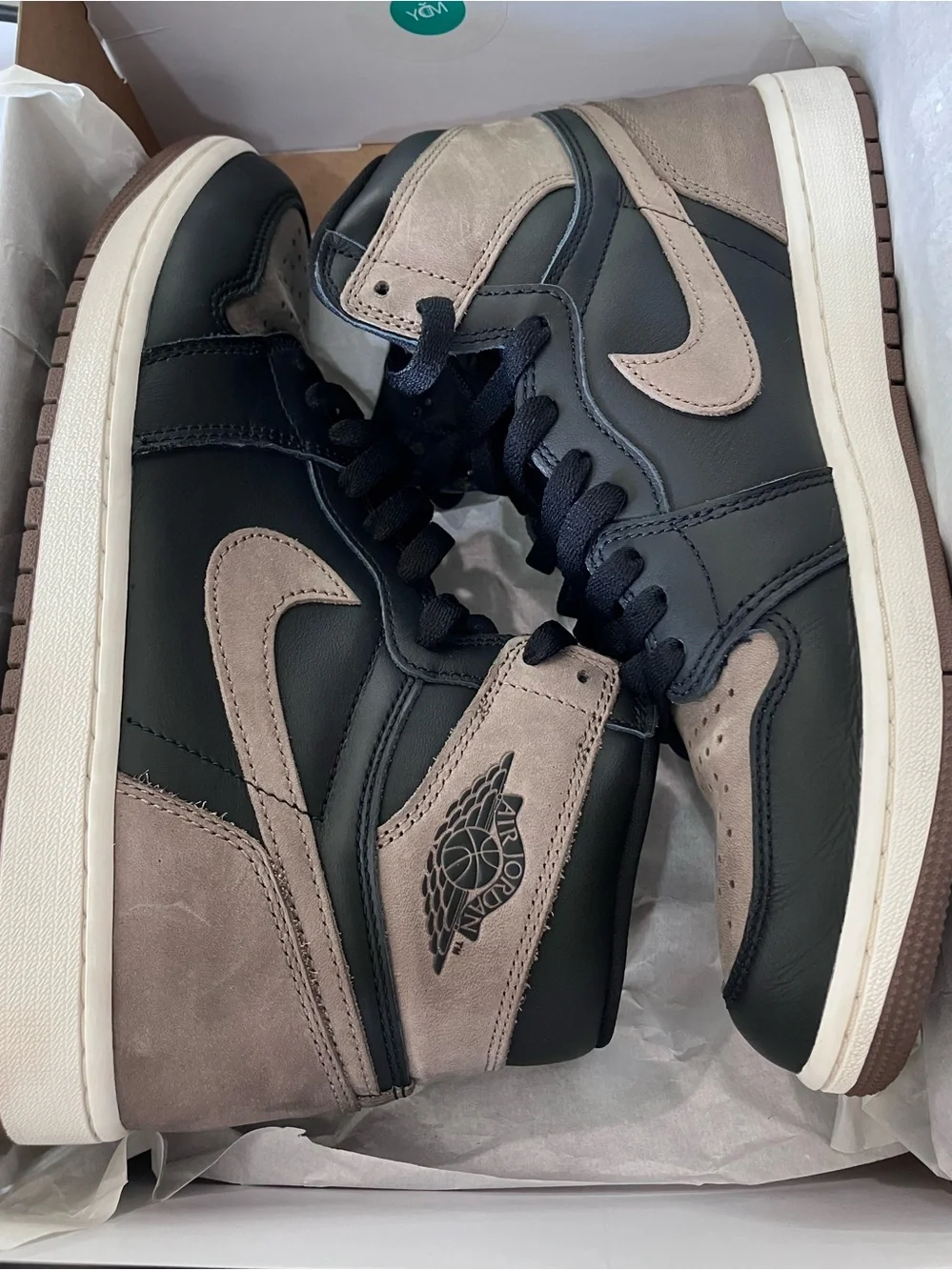 Air Jordan 1 Retro High Palomino Size 9